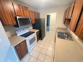 3895 E Leonesio Dr in Reno, NV - Building Photo - Building Photo