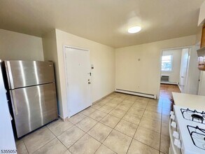384 Market St in Newark, NJ - Building Photo - Building Photo