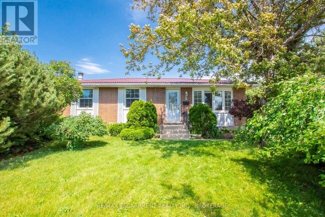 property at 2 Wolfdale Pl