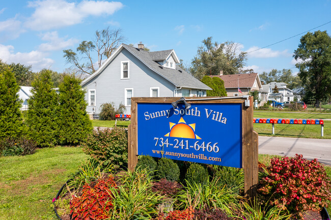 Sunny South Villa in Monroe, MI - Building Photo - Building Photo