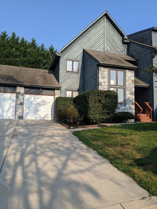 103 Foxfire Dr in Newark, DE - Building Photo - Building Photo