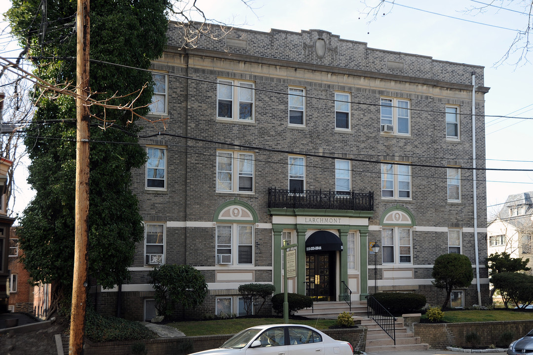 The Larchmont Apartments in Philadelphia, PA - Foto de edificio
