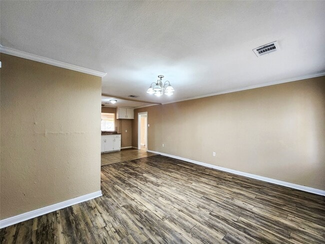 1013 14th Ave N in Texas City, TX - Building Photo - Building Photo