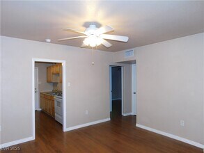 11 New Mexico Way in Henderson, NV - Building Photo - Building Photo