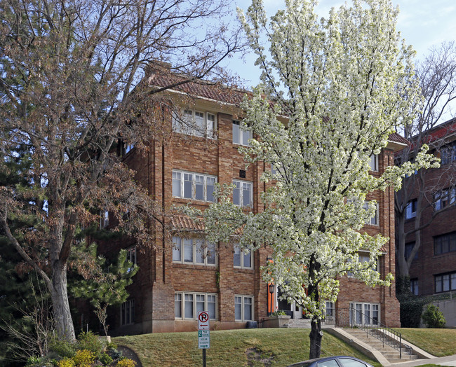 Fontenelle Apartments in Salt Lake City, UT - Building Photo - Building Photo