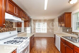 136 Four Oaks Dr in Powder Springs, GA - Building Photo - Building Photo
