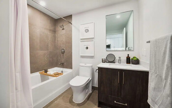 Bell Tower Residences in Mississauga, ON - Building Photo - Building Photo