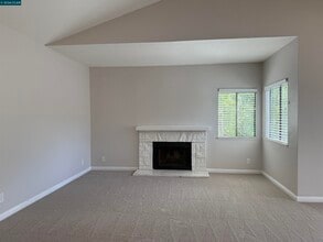 1144 Maywood Ln in Martinez, CA - Building Photo - Building Photo