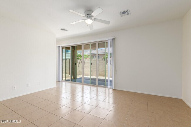 4808 W Lydia Ln in Phoenix, AZ - Building Photo - Building Photo