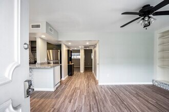 5343 Richmond Ave. in Houston, TX - Building Photo - Building Photo