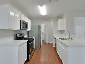 8227 Radial Ct in Rosharon, TX - Building Photo - Building Photo