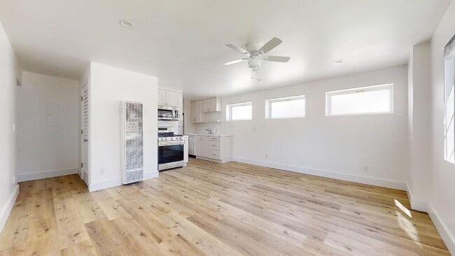 1019 S Juanita Ave
