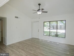 1 Maplewood Ct in West Deptford, NJ - Building Photo - Building Photo