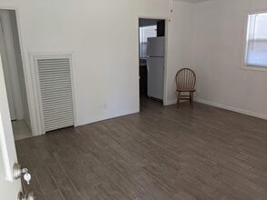 1301 Sunset Dr in Champaign, IL - Building Photo - Building Photo