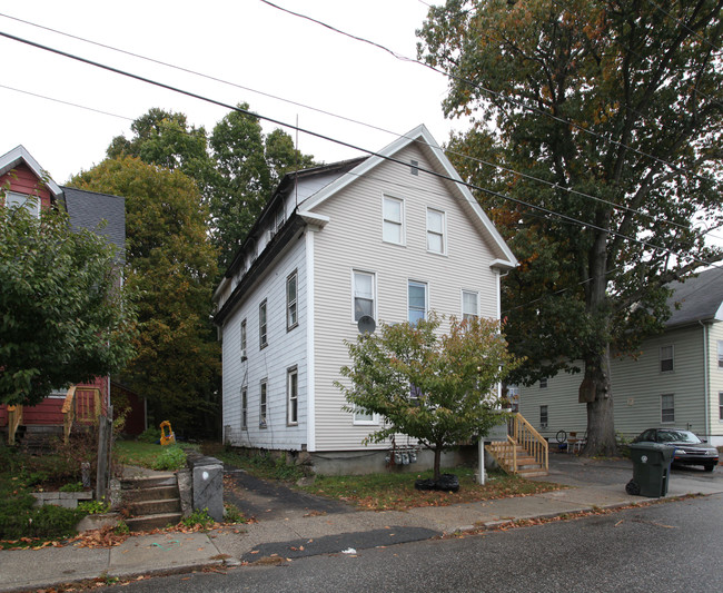 79 Spring St in Willimantic, CT - Foto de edificio - Building Photo