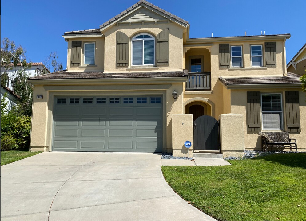 1837 Seasons St in Simi Valley, CA - Building Photo