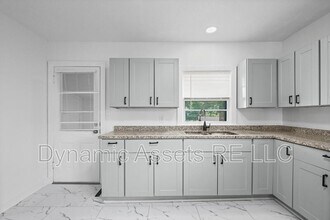 405 N Walnut St in Pittsburg, KS - Building Photo - Building Photo