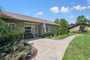 The Clairmont in Eugene, OR - Building Photo