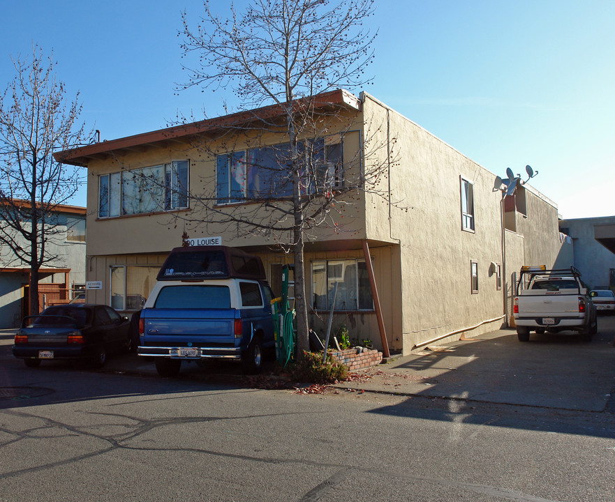 90 Louise in San Rafael, CA - Building Photo