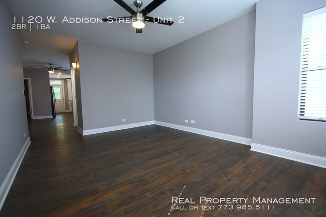 1120 W Addison St-Unit -Unit 2 in Chicago, IL - Foto de edificio - Building Photo