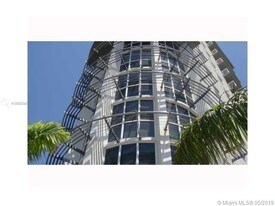 1 Glen Royal Pkwy, Unit 705 in Miami, FL - Building Photo