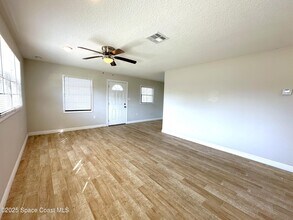 2909 Zephyr Ln in Melbourne, FL - Foto de edificio - Building Photo
