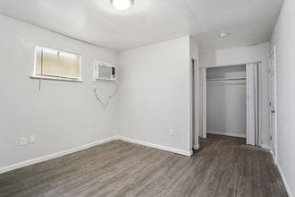 1536 Stumpf Blvd in Gretna, LA - Building Photo - Building Photo