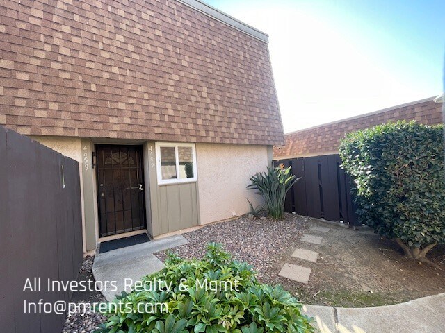 4459 Anne Sladon St in Oceanside, CA - Building Photo