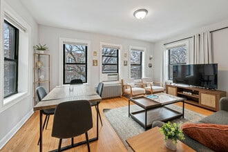 6443 N Hamilton Ave in Chicago, IL - Building Photo - Building Photo