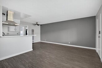 1121 Daisy Ave in Long Beach, CA - Building Photo - Building Photo