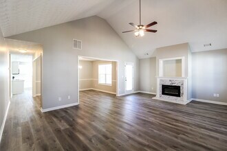 75 Shadowbrooke Cir SW in Loganville, GA - Foto de edificio - Building Photo