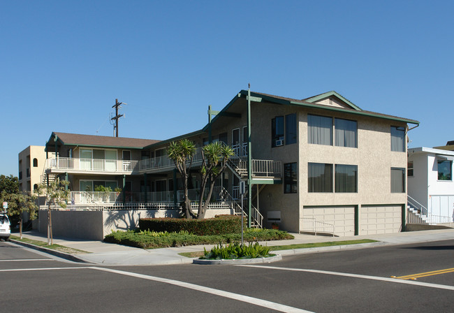 201 Ocean Ave in Seal Beach, CA - Building Photo - Building Photo