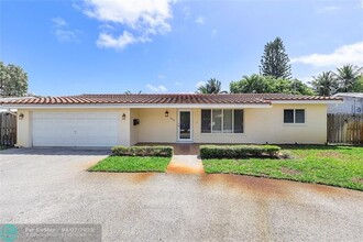 4510 NE 15th Ave in Oakland Park, FL - Building Photo - Building Photo