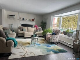 79 Westbrook Dr in Waterbury, CT - Building Photo