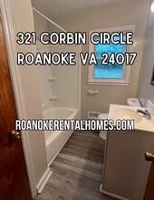 321 Corbin Cir NW in Roanoke, VA - Foto de edificio - Building Photo