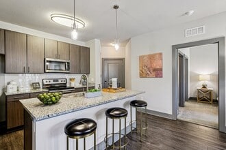The Lotus at Starkey Ranch in Odessa, FL - Foto de edificio - Building Photo