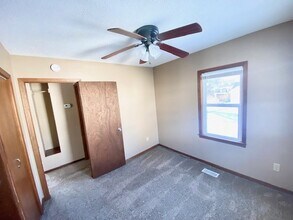 3330 52nd St in Des Moines, IA - Building Photo - Building Photo
