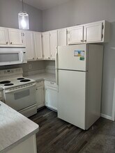 17568 Pond Cir in Eden Prairie, MN - Building Photo - Building Photo