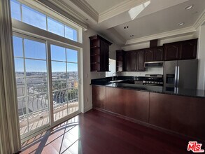 700 S Ardmore Ave in Los Angeles, CA - Building Photo - Building Photo