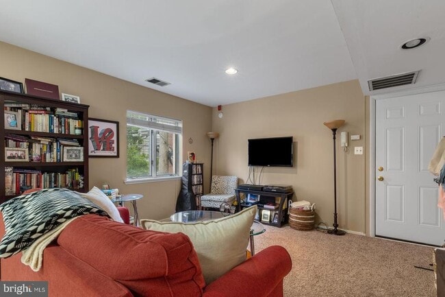 821 Catharine St in Philadelphia, PA - Building Photo - Building Photo
