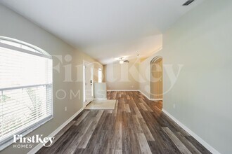 64 Ramblewood Dr in Palm Coast, FL - Foto de edificio - Building Photo