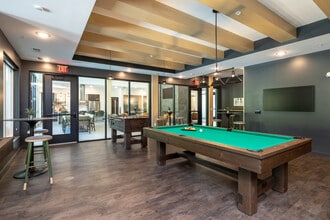 The Lodge at Overland in Rochester, MN - Foto de edificio - Interior Photo