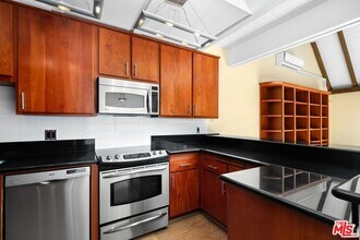 33 Reef St in Marina Del Rey, CA - Building Photo - Building Photo