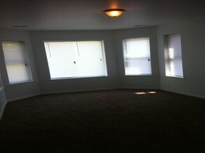 8152 S Evans in Chicago, IL - Building Photo - Interior Photo