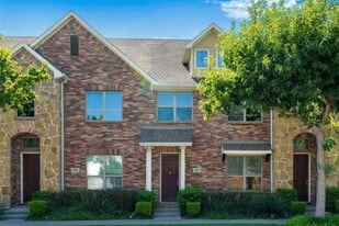 664 S Greenville Ave in Richardson, TX - Building Photo