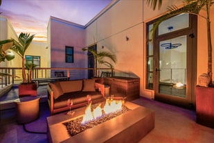 133 The Promenade N in Long Beach, CA - Building Photo