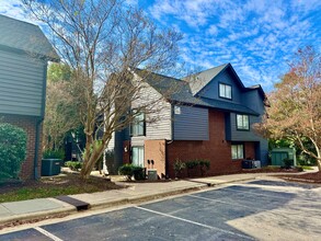 The District North Hills in Raleigh, NC - Foto de edificio - Building Photo