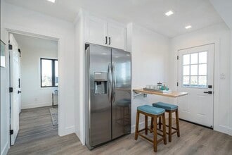 2325 Vancouver Ave in San Diego, CA - Building Photo - Building Photo