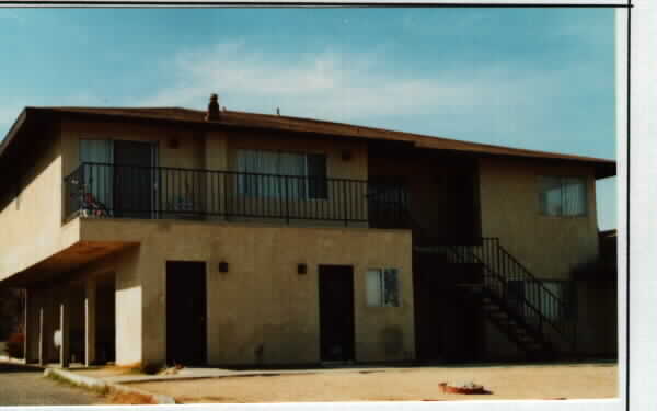 1150 Deseret Ave in Barstow, CA - Foto de edificio - Building Photo