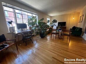 105 Longwood Ave, Unit 4 in Brookline, MA - Foto de edificio - Building Photo